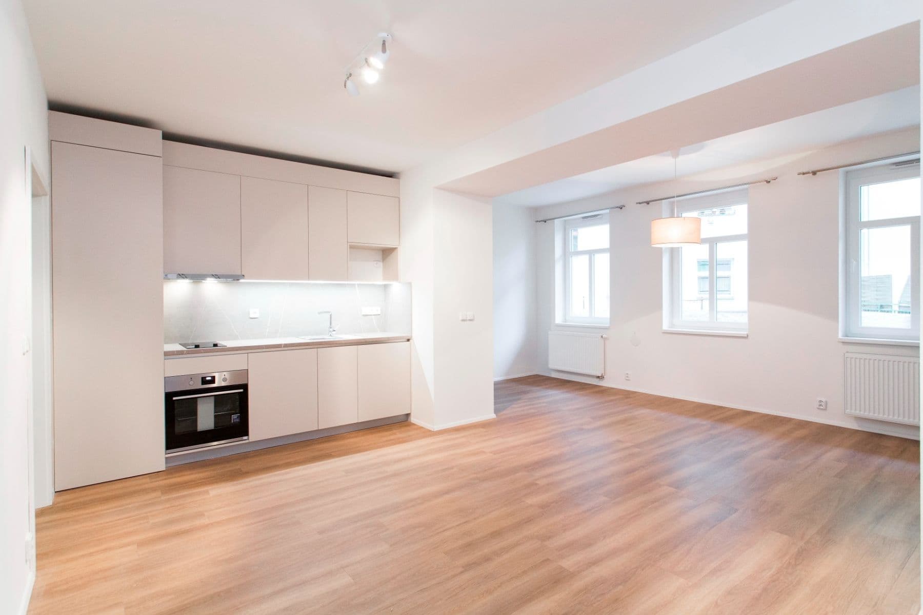 Prenájom bytu 1-izbový 44 m², Kotlaska, Praha, Praha Prenájom bytu 1-izbový 44 m², Kotlaska, Praha, Praha