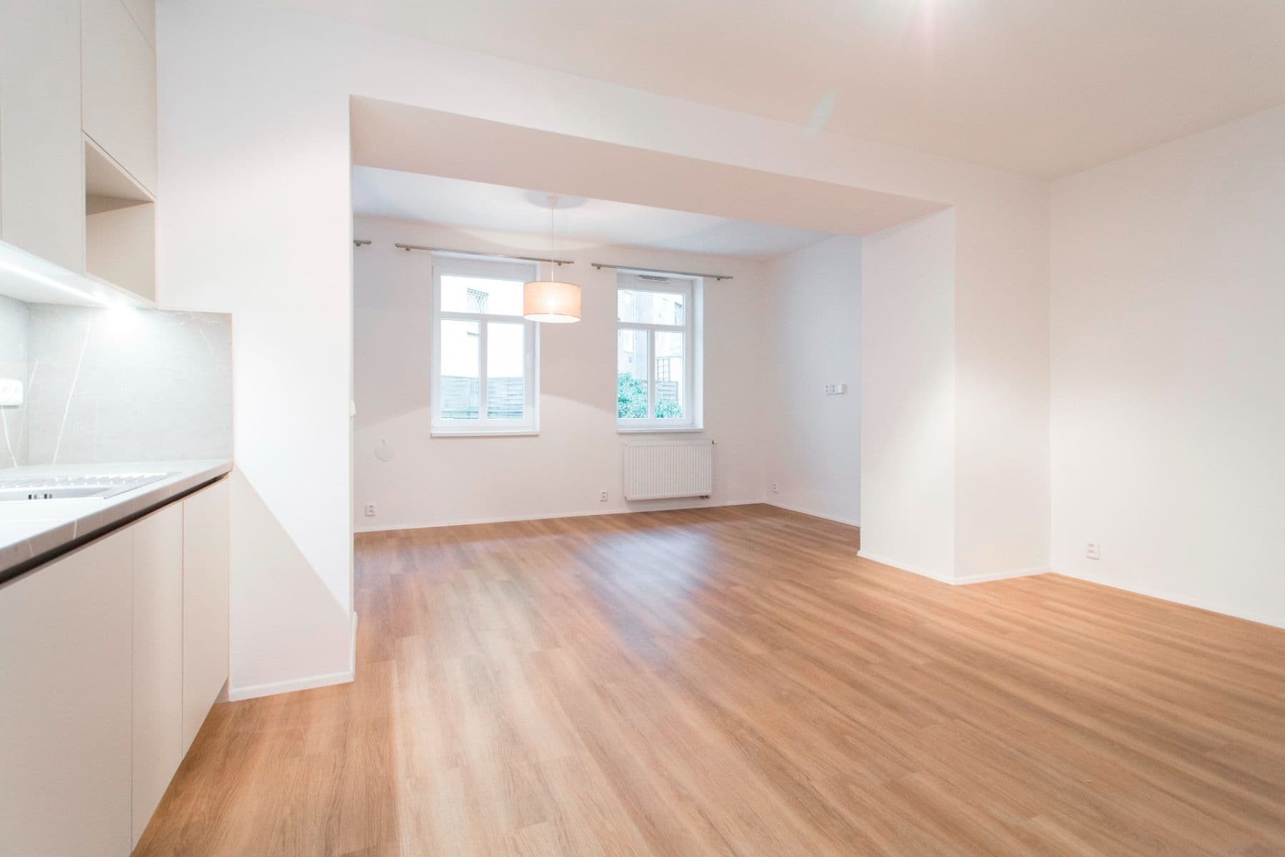 Prenájom bytu 1-izbový 44 m², Kotlaska, Praha, Praha Prenájom bytu 1-izbový 44 m², Kotlaska, Praha, Praha