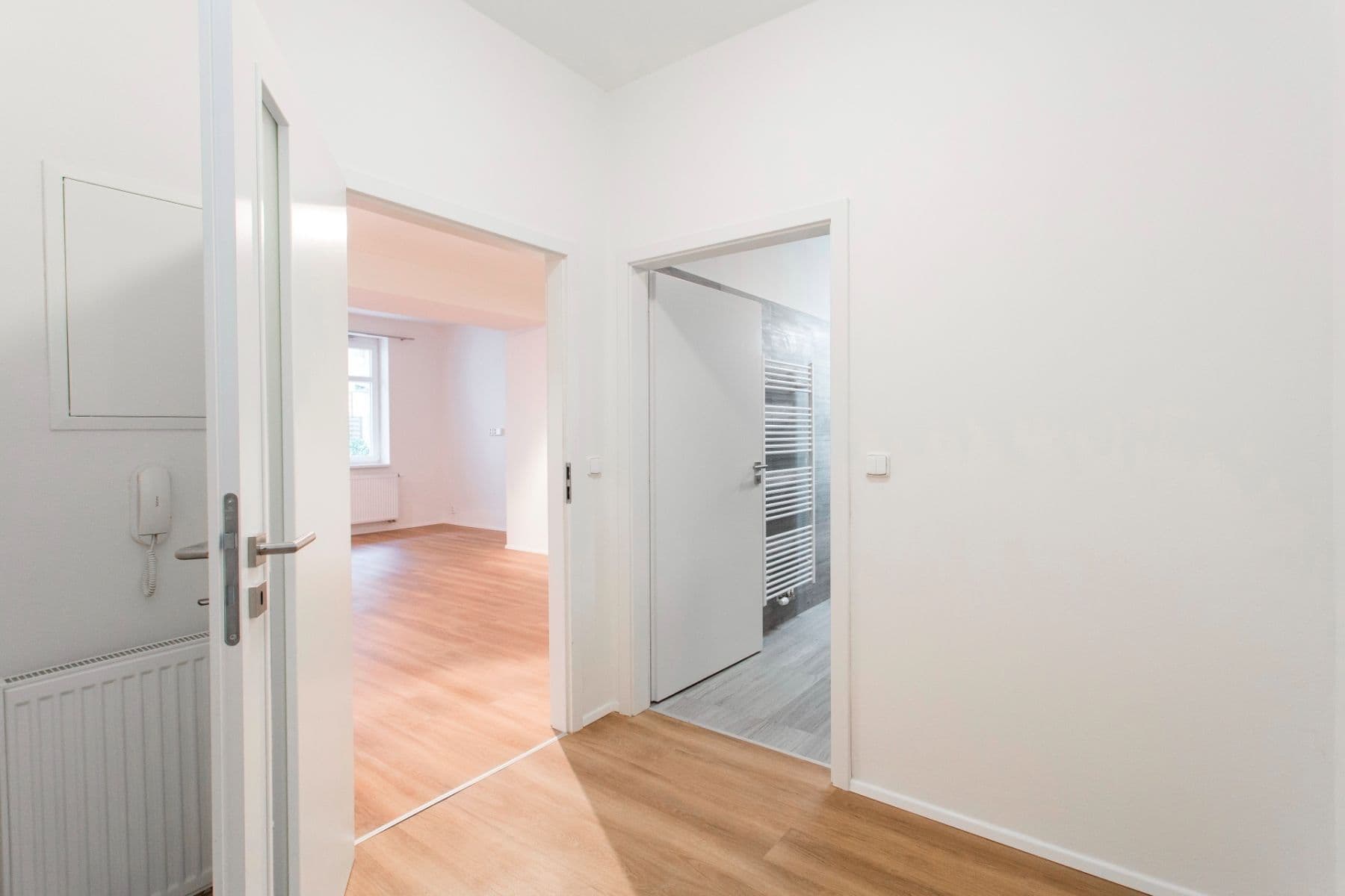 Prenájom bytu 1-izbový 44 m², Kotlaska, Praha, Praha Prenájom bytu 1-izbový 44 m², Kotlaska, Praha, Praha