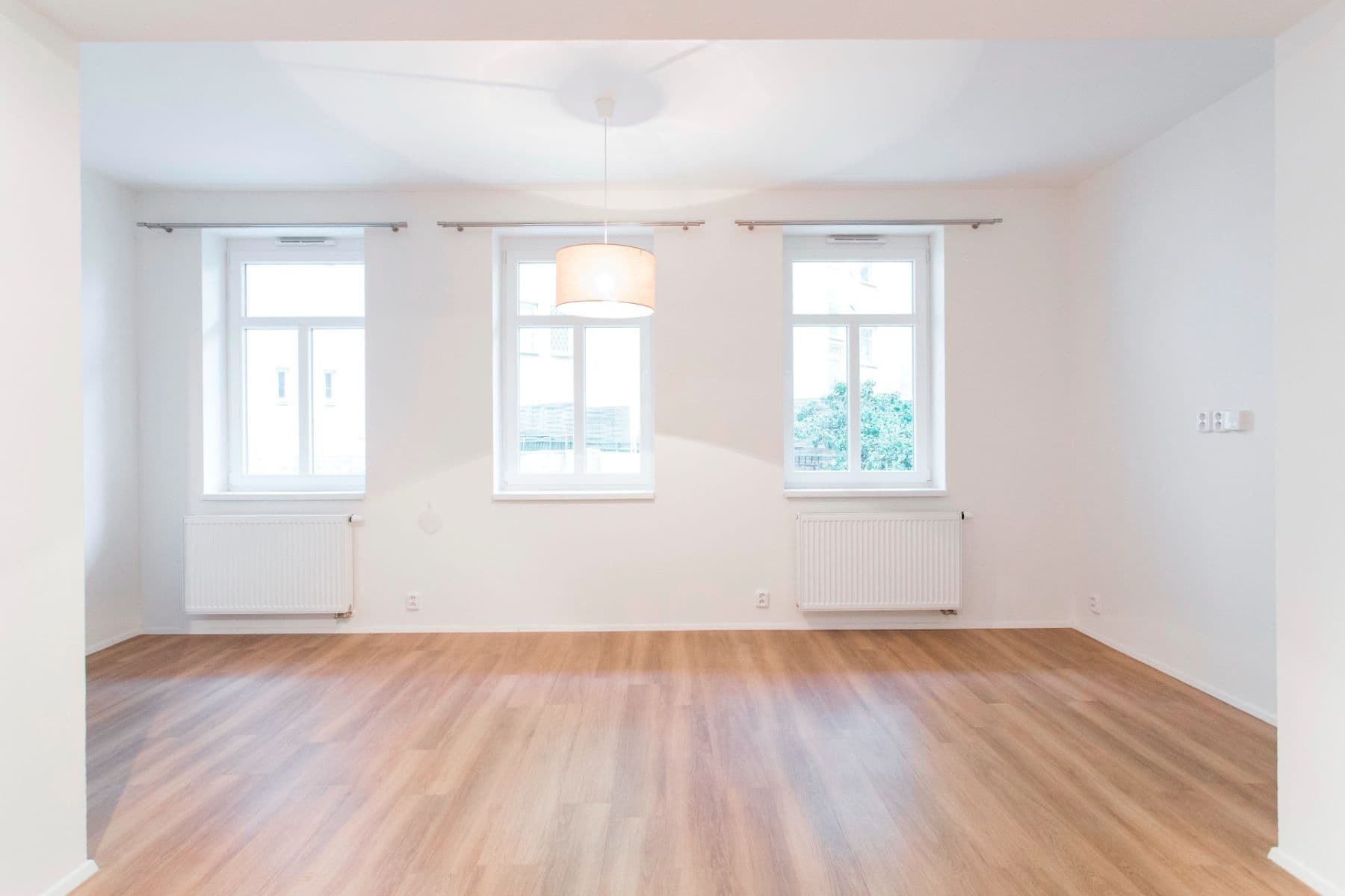 Prenájom bytu 1-izbový 44 m², Kotlaska, Praha, Praha Prenájom bytu 1-izbový 44 m², Kotlaska, Praha, Praha