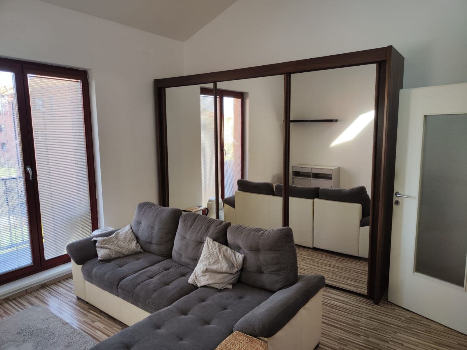 Prenájom bytu 1-izbový 40 m², Jaroslava Foglara, Praha, Praha Prenájom bytu 1-izbový 40 m², Jaroslava Foglara, Praha, Praha