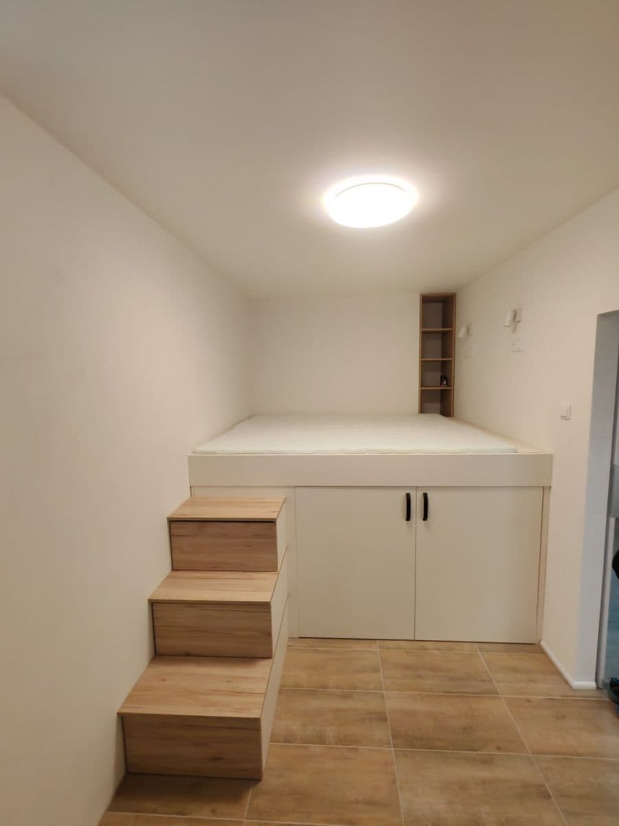 Prenájom bytu 2-izbový 48 m², V Stráni, Praha, Praha Prenájom bytu 2-izbový 48 m², V Stráni, Praha, Praha