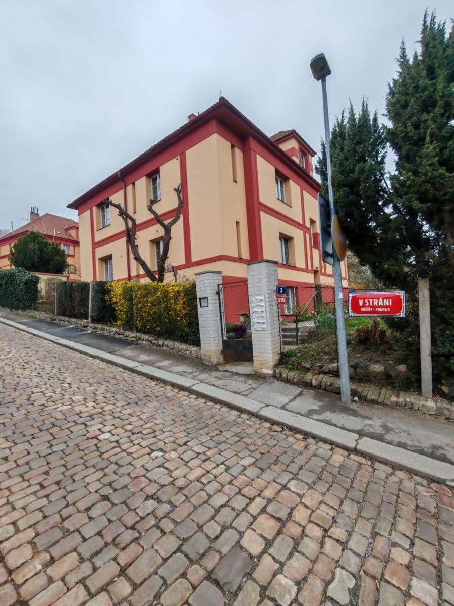 Prenájom bytu 2-izbový 48 m², V Stráni, Praha, Praha Prenájom bytu 2-izbový 48 m², V Stráni, Praha, Praha