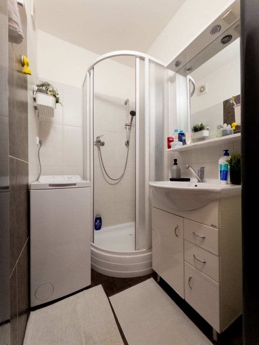 Prenájom bytu 2-izbový 37 m², Vysočanská, Praha, Praha Prenájom bytu 2-izbový 37 m², Vysočanská, Praha, Praha