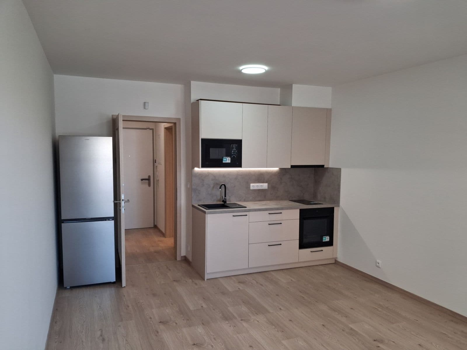 Prenájom bytu 1-izbový 31 m², Poděbradská, Praha, Praha Prenájom bytu 1-izbový 31 m², Poděbradská, Praha, Praha