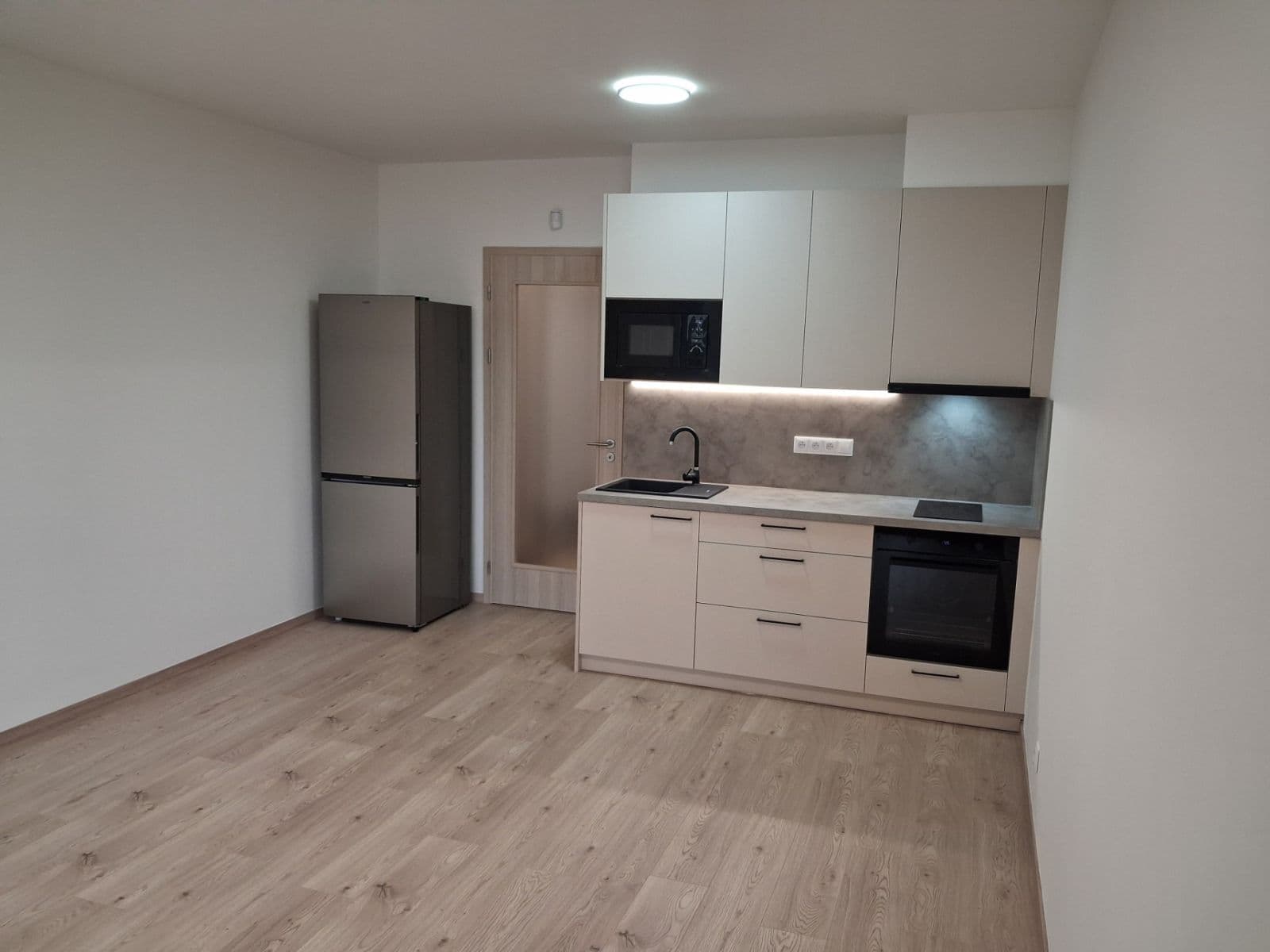 Prenájom bytu 1-izbový 31 m², Poděbradská, Praha, Praha Prenájom bytu 1-izbový 31 m², Poděbradská, Praha, Praha