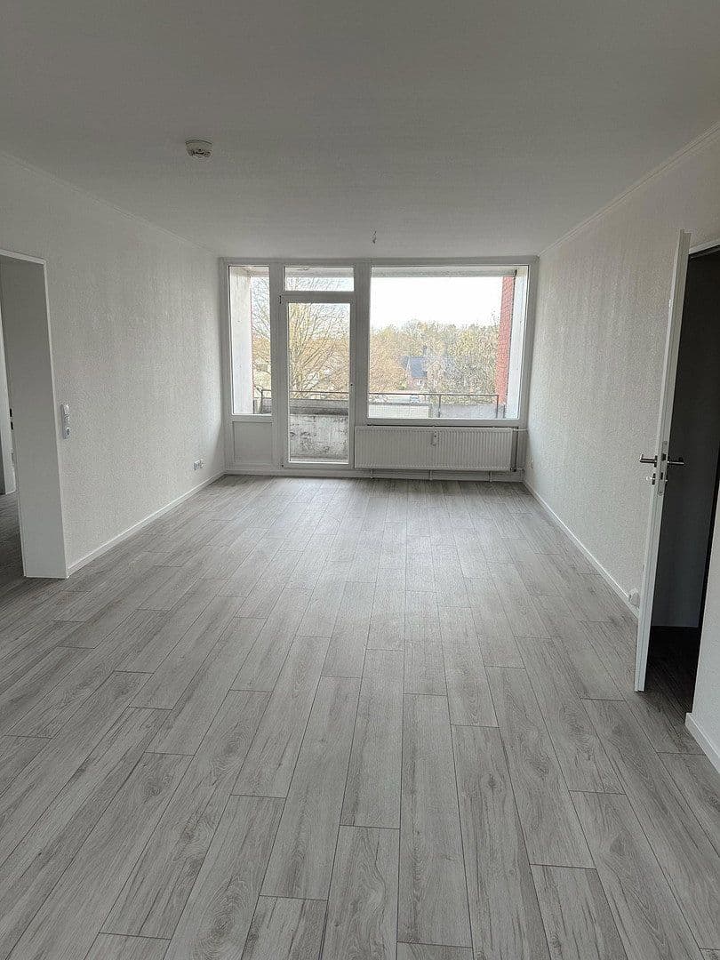 Prenájom bytu 3-izbový 74 m², Dasbacher Straße 26, Bremen, Brémy Prenájom bytu 3-izbový 74 m², Dasbacher Straße 26, Bremen, Brémy