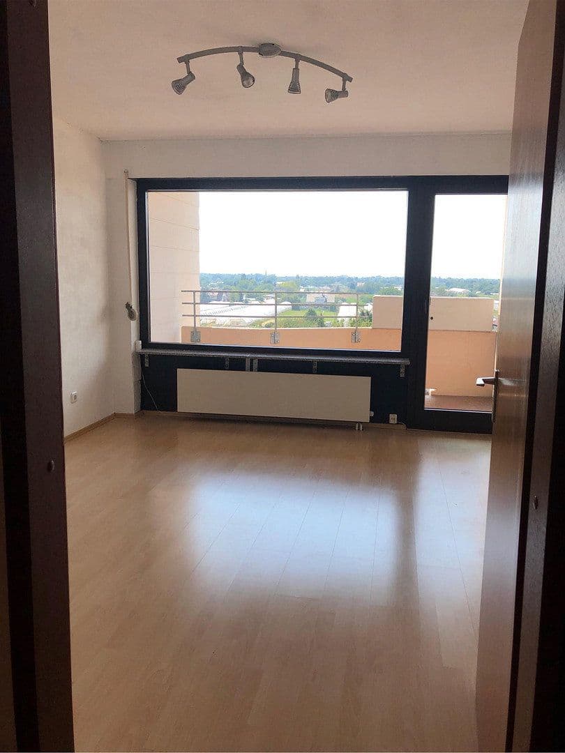 Prenájom bytu 1-izbový 30 m², Heidelberg, Bádensko-Wurttembersko Prenájom bytu 1-izbový 30 m², Heidelberg, Bádensko-Wurttembersko