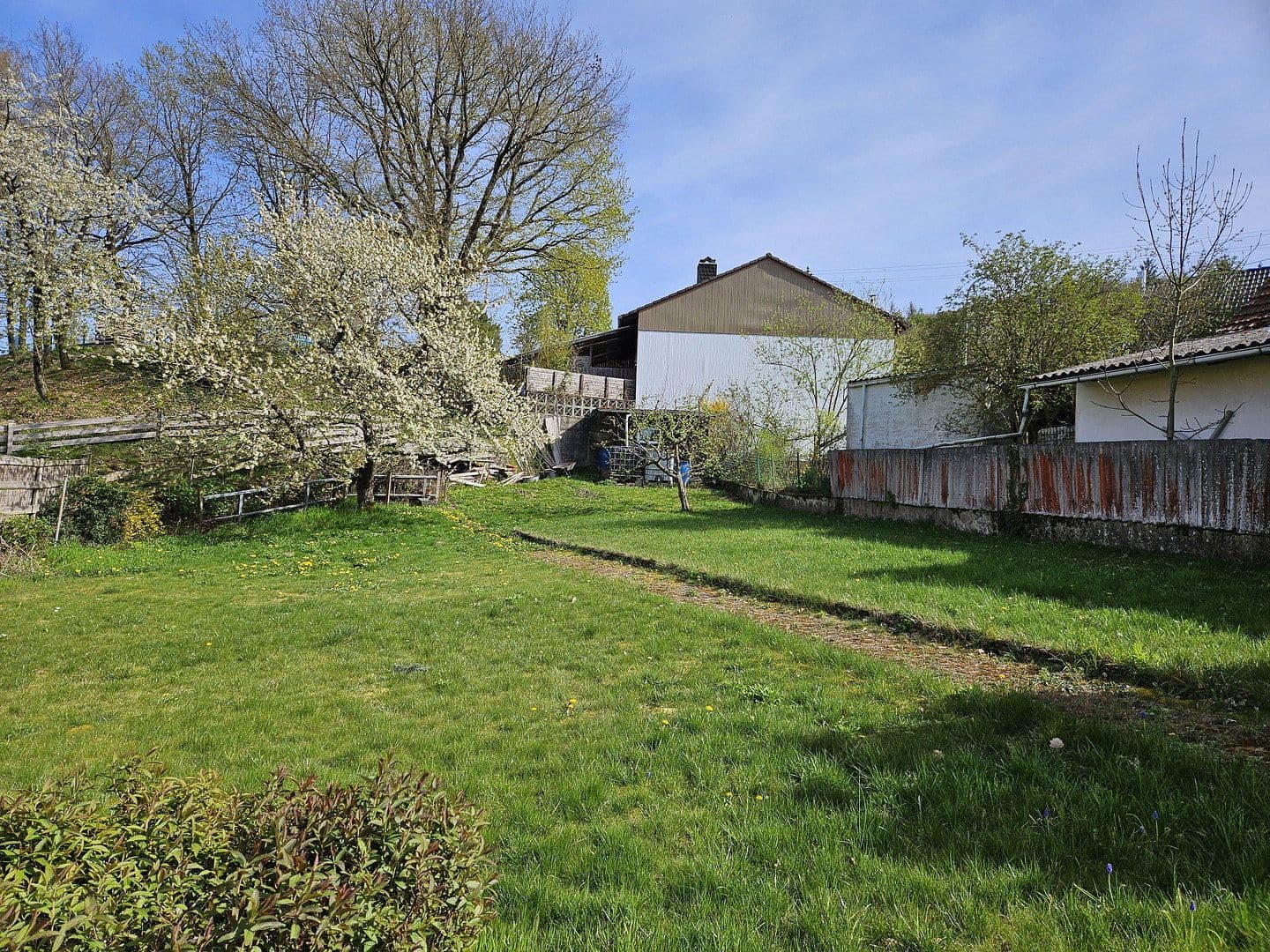 Predaj domu 120 m², pozemek 710 m², Turmstraße 3, Stahlberg, Porýnie-Falcko Predaj domu 120 m², pozemek 710 m², Turmstraße 3, Stahlberg, Porýnie-Falcko