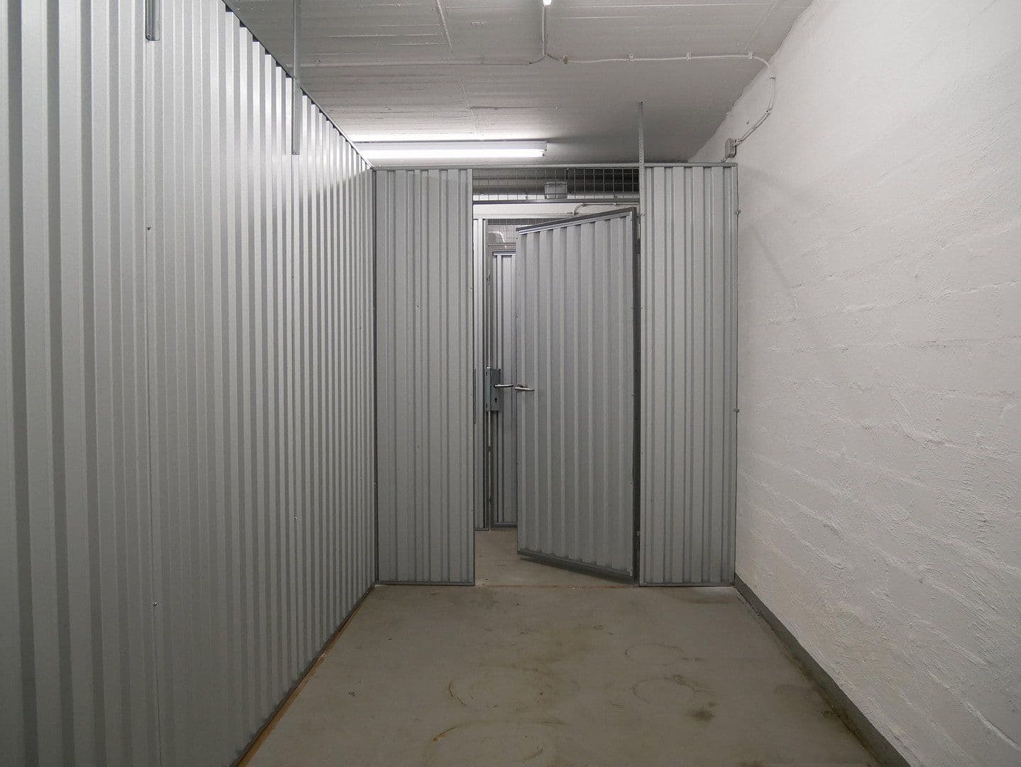 Prenájom nebytového priestoru 8 m², Alter Flughafen 4, Hannover, Dolné Sasko Prenájom nebytového priestoru 8 m², Alter Flughafen 4, Hannover, Dolné Sasko