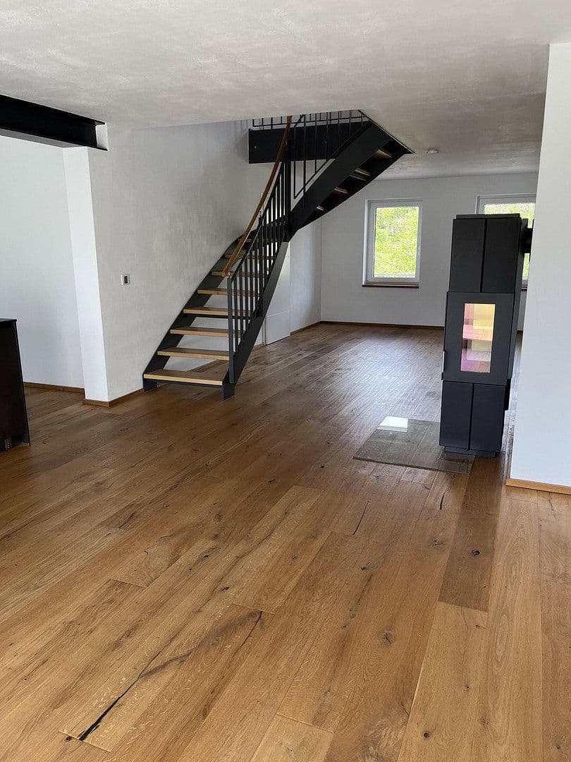 Prenájom bytu 5-izbový 180 m², Ohlsbach, Bádensko-Wurttembersko Prenájom bytu 5-izbový 180 m², Ohlsbach, Bádensko-Wurttembersko