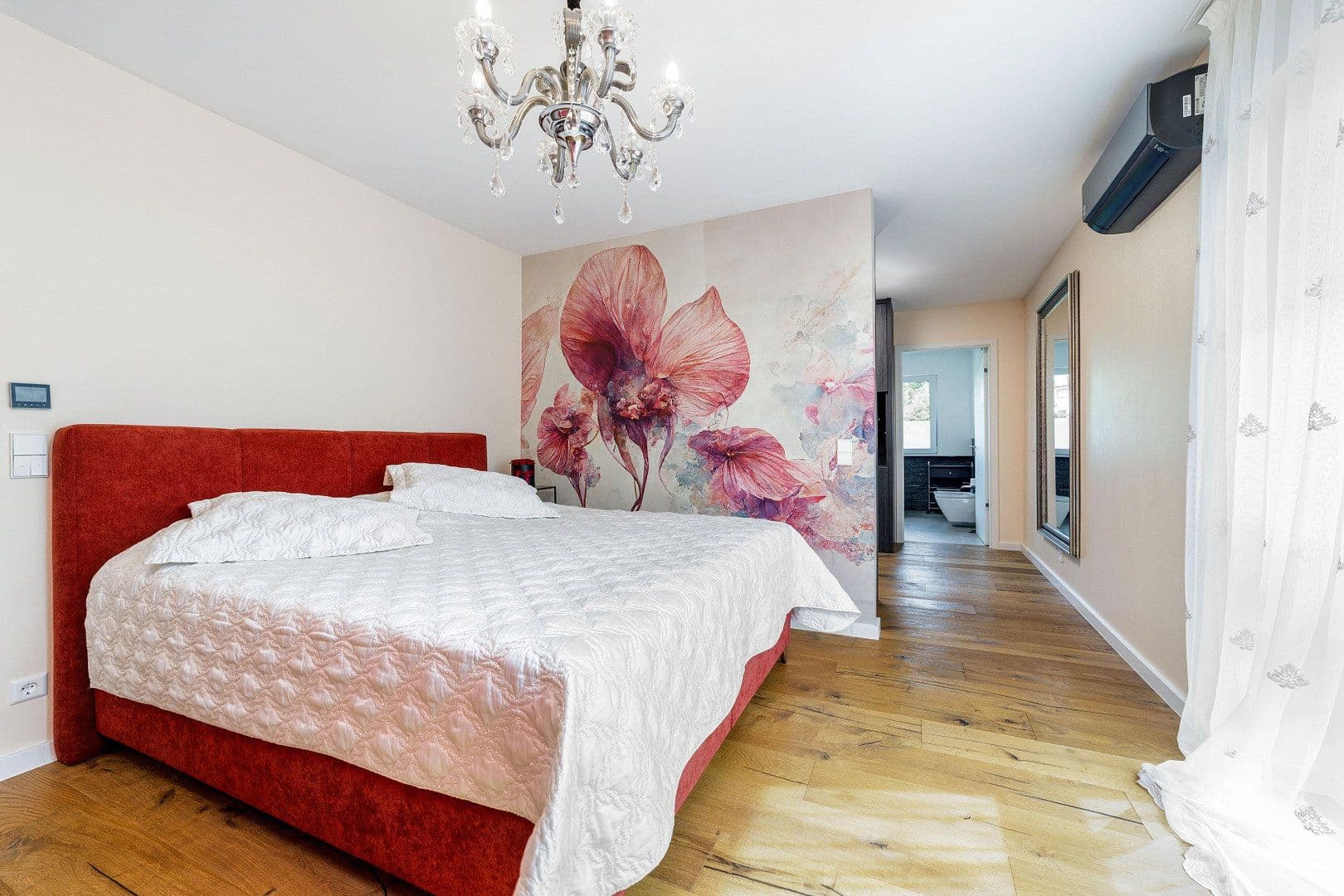 Prenájom bytu 5-izbový 180 m², Perl, Sársko Prenájom bytu 5-izbový 180 m², Perl, Sársko