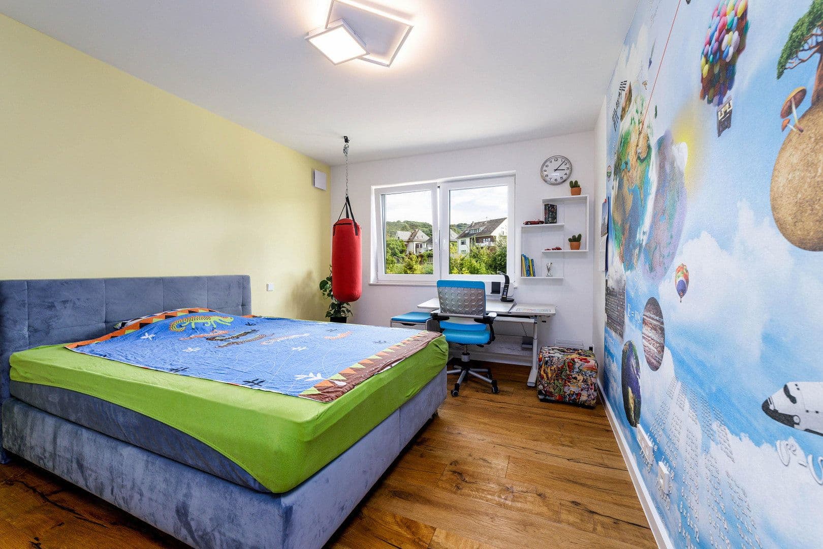 Prenájom bytu 5-izbový 180 m², Perl, Sársko Prenájom bytu 5-izbový 180 m², Perl, Sársko