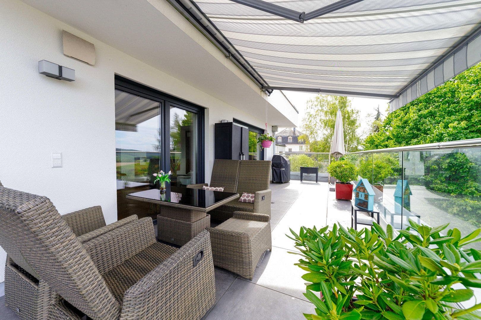 Prenájom bytu 5-izbový 180 m², Perl, Sársko Prenájom bytu 5-izbový 180 m², Perl, Sársko