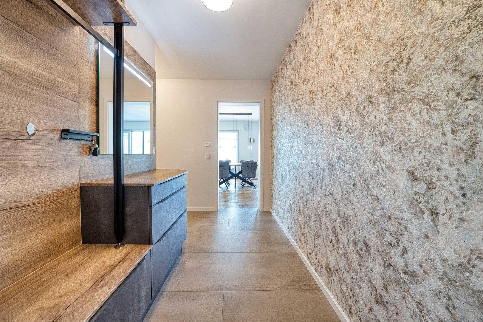 Prenájom bytu 5-izbový 180 m², Perl, Sársko Prenájom bytu 5-izbový 180 m², Perl, Sársko