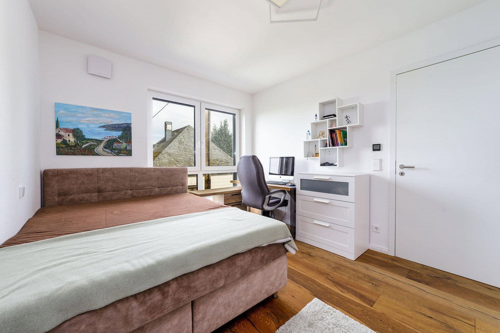 Prenájom bytu 5-izbový 180 m², Perl, Sársko Prenájom bytu 5-izbový 180 m², Perl, Sársko