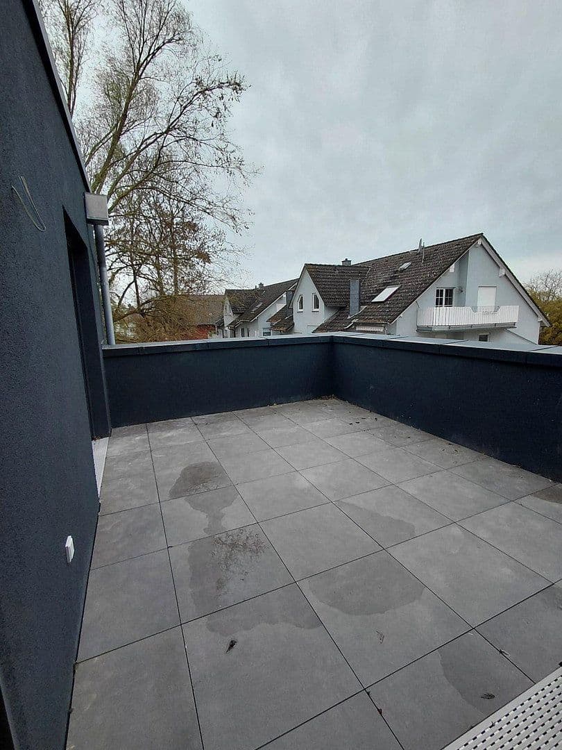 Prenájom bytu 4-izbový 113 m², Erlensee, Hesensko Prenájom bytu 4-izbový 113 m², Erlensee, Hesensko