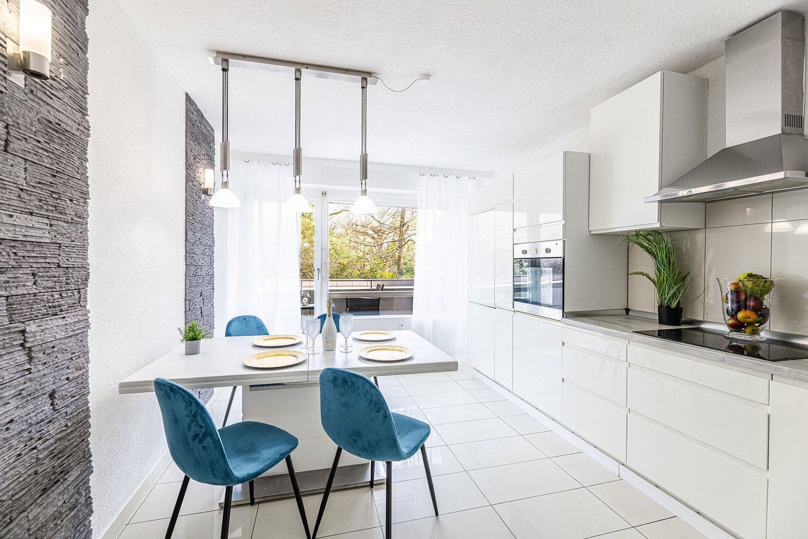 Predaj bytu 4-izbový 98 m², Allerseeweg 14, Höchberg, Bavorsko Predaj bytu 4-izbový 98 m², Allerseeweg 14, Höchberg, Bavorsko