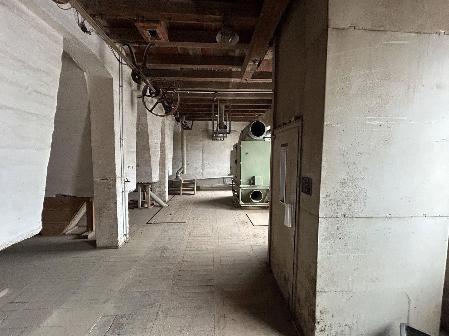 Predaj nebytového priestoru 4.126 m², Mühlenstraße 9b, Niddatal, Hesensko Predaj nebytového priestoru 4.126 m², Mühlenstraße 9b, Niddatal, Hesensko