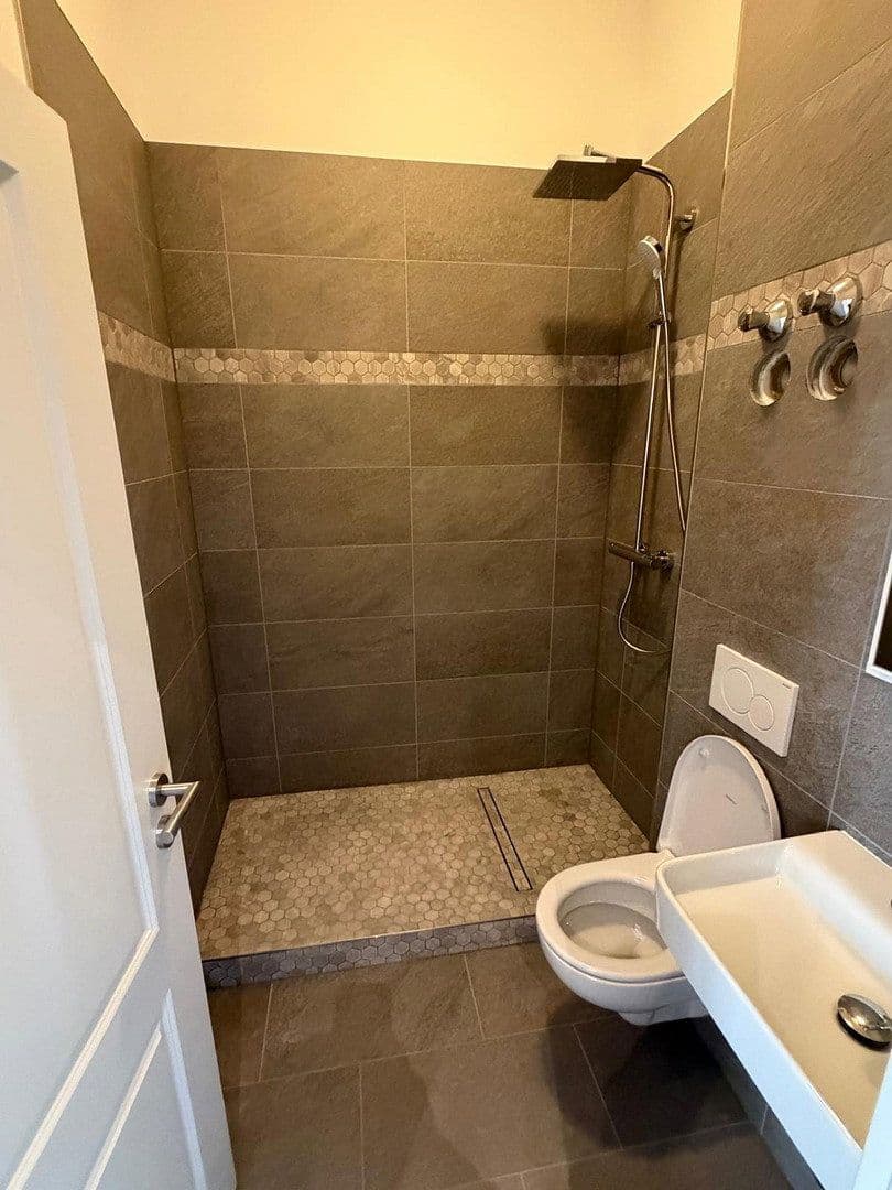 Prenájom bytu 2-izbový 42 m², Kaiserstraße 4a, Rüdesheim am Rhein, Hesensko Prenájom bytu 2-izbový 42 m², Kaiserstraße 4a, Rüdesheim am Rhein, Hesensko