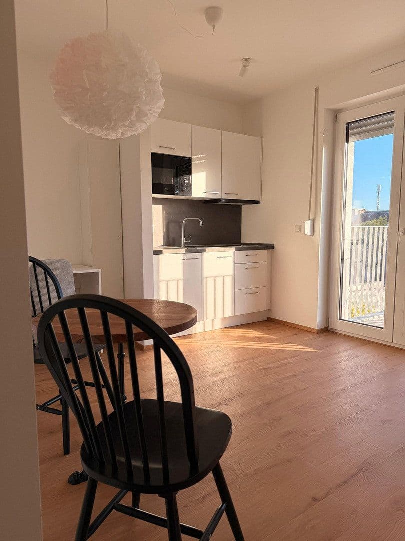 Prenájom bytu 1-izbový 25 m², Berlin, Berlín Prenájom bytu 1-izbový 25 m², Berlin, Berlín