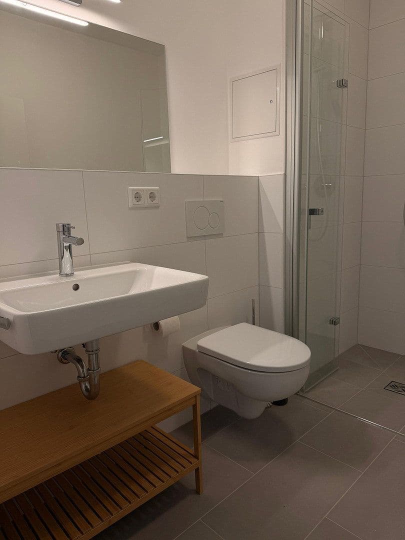 Prenájom bytu 1-izbový 25 m², Berlin, Berlín Prenájom bytu 1-izbový 25 m², Berlin, Berlín