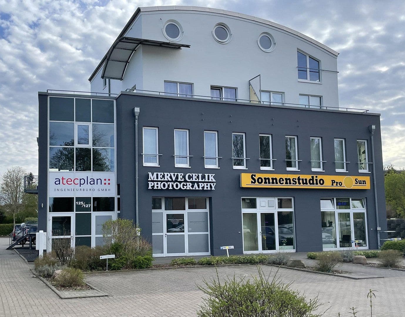 Prenájom nebytového priestoru 314 m², Osterholzer Heerstraße 125-127, Bremen, Brémy Prenájom nebytového priestoru 314 m², Osterholzer Heerstraße 125-127, Bremen, Brémy