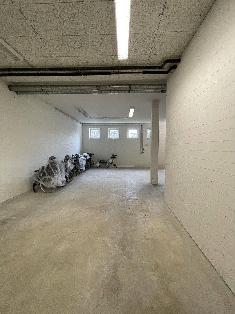 Prenájom nebytového priestoru 314 m², Osterholzer Heerstraße 125-127, Bremen, Brémy Prenájom nebytového priestoru 314 m², Osterholzer Heerstraße 125-127, Bremen, Brémy