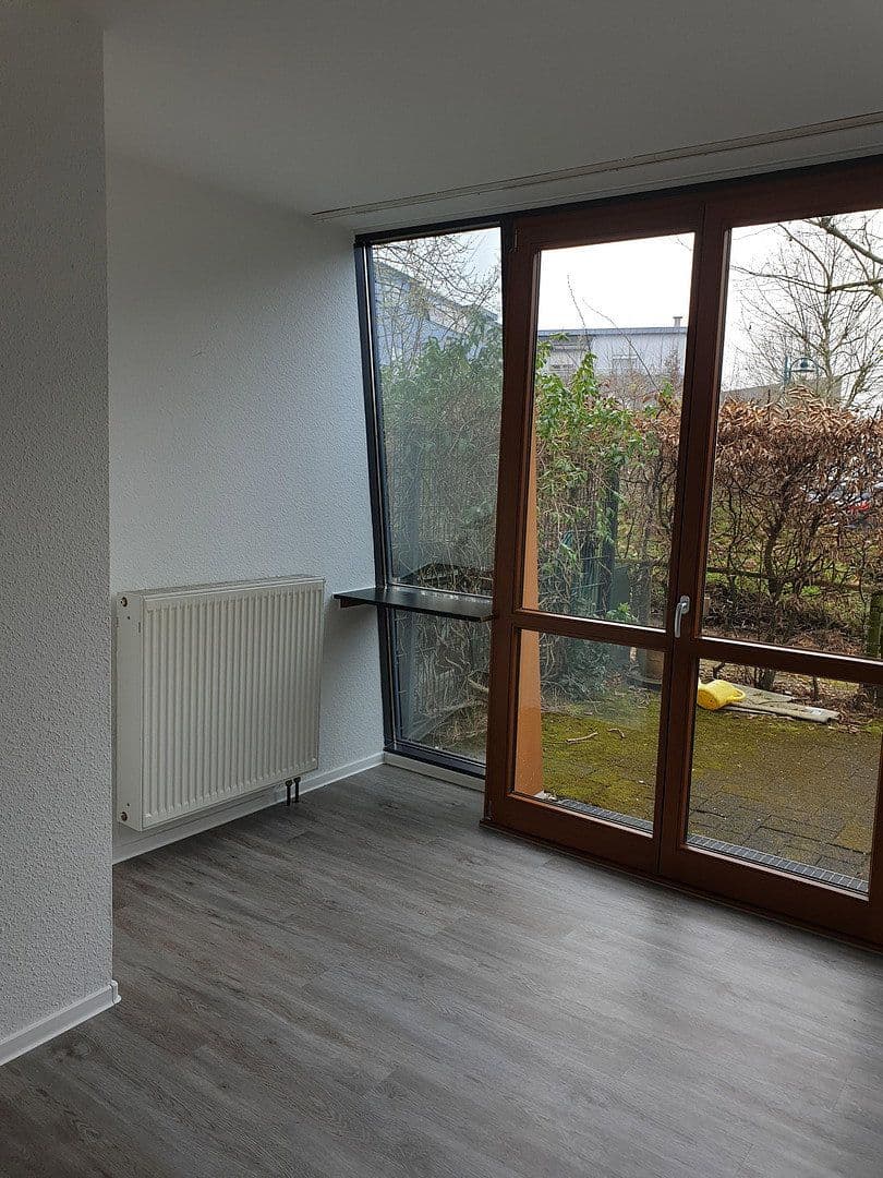 Prenájom bytu 1-izbový 40 m², Berliner Straße 54, Niederkassel, Severné Porýnie - Westfálsko Prenájom bytu 1-izbový 40 m², Berliner Straße 54, Niederkassel, Severné Porýnie - Westfálsko