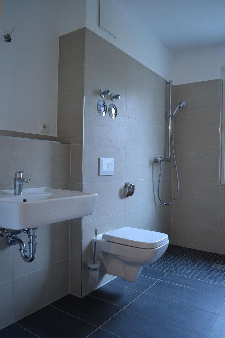 Prenájom bytu 1-izbový 44 m², Trautenauer Str. 13, Berlin, Berlín Prenájom bytu 1-izbový 44 m², Trautenauer Str. 13, Berlin, Berlín