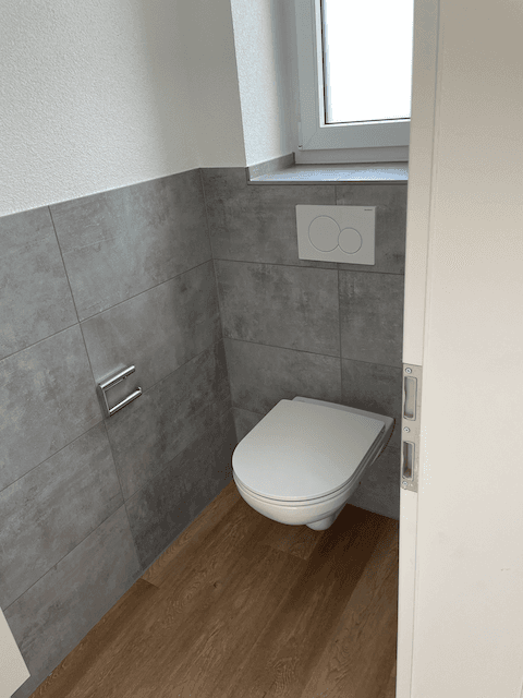 Predaj domu 160 m², pozemek 180 m², Wehratalstrasse 31c, Wehr, Bádensko-Wurttembersko Predaj domu 160 m², pozemek 180 m², Wehratalstrasse 31c, Wehr, Bádensko-Wurttembersko