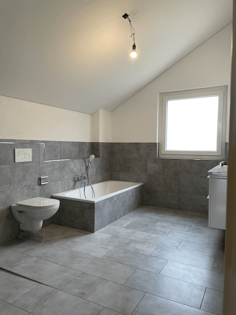 Predaj domu 160 m², pozemek 180 m², Wehratalstrasse 31c, Wehr, Bádensko-Wurttembersko Predaj domu 160 m², pozemek 180 m², Wehratalstrasse 31c, Wehr, Bádensko-Wurttembersko