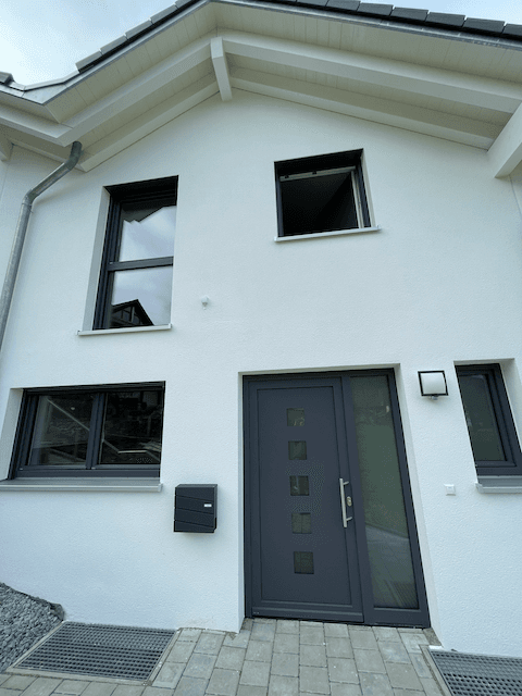 Predaj domu 160 m², pozemek 180 m², Wehratalstrasse 31c, Wehr, Bádensko-Wurttembersko Predaj domu 160 m², pozemek 180 m², Wehratalstrasse 31c, Wehr, Bádensko-Wurttembersko