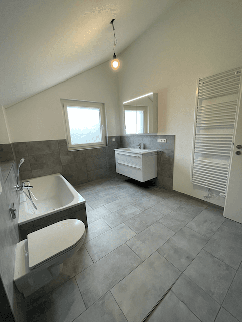 Predaj domu 160 m², pozemek 180 m², Wehratalstrasse 31c, Wehr, Bádensko-Wurttembersko Predaj domu 160 m², pozemek 180 m², Wehratalstrasse 31c, Wehr, Bádensko-Wurttembersko