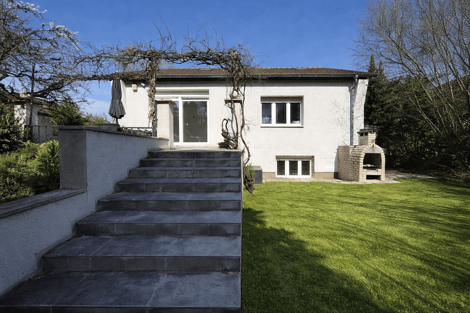 Prenájom domu 120 m², pozemek 400 m², Berlin, Berlín Prenájom domu 120 m², pozemek 400 m², Berlin, Berlín