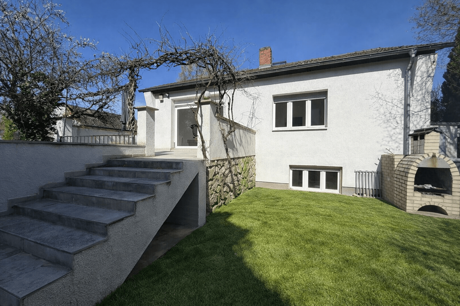 Prenájom domu 120 m², pozemek 400 m², Berlin, Berlín Prenájom domu 120 m², pozemek 400 m², Berlin, Berlín