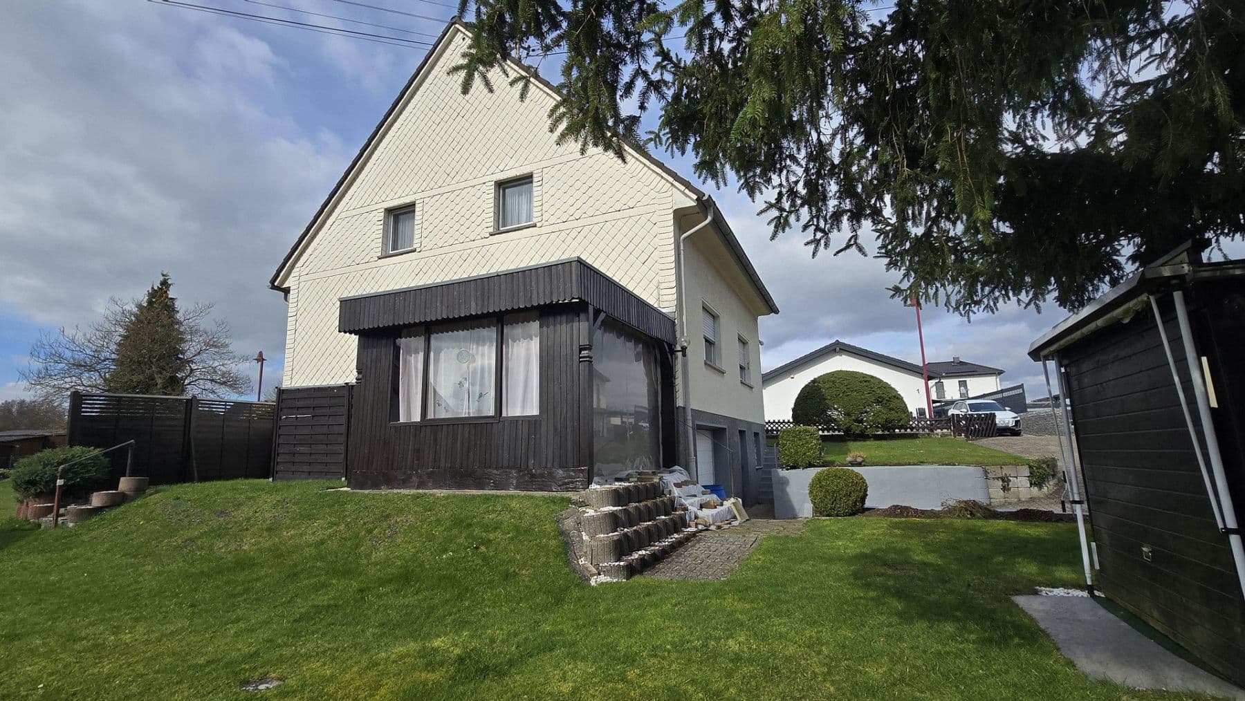 Predaj domu 123 m², pozemek 894 m², Ellenhausen, Porýnie-Falcko Predaj domu 123 m², pozemek 894 m², Ellenhausen, Porýnie-Falcko