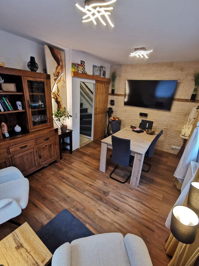 Predaj domu 103 m², pozemek 360 m², Siegen, Severné Porýnie - Westfálsko Predaj domu 103 m², pozemek 360 m², Siegen, Severné Porýnie - Westfálsko