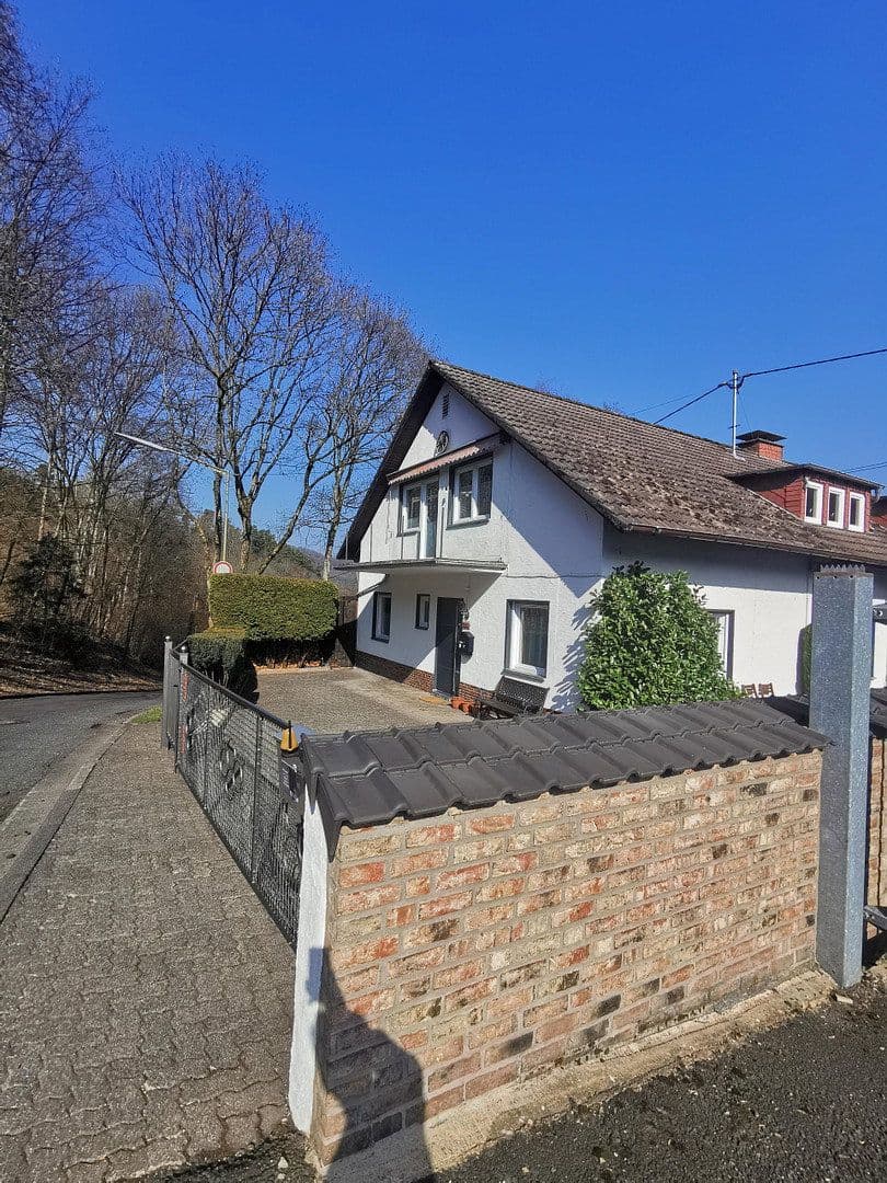 Predaj domu 103 m², pozemek 360 m², Siegen, Severné Porýnie - Westfálsko Predaj domu 103 m², pozemek 360 m², Siegen, Severné Porýnie - Westfálsko
