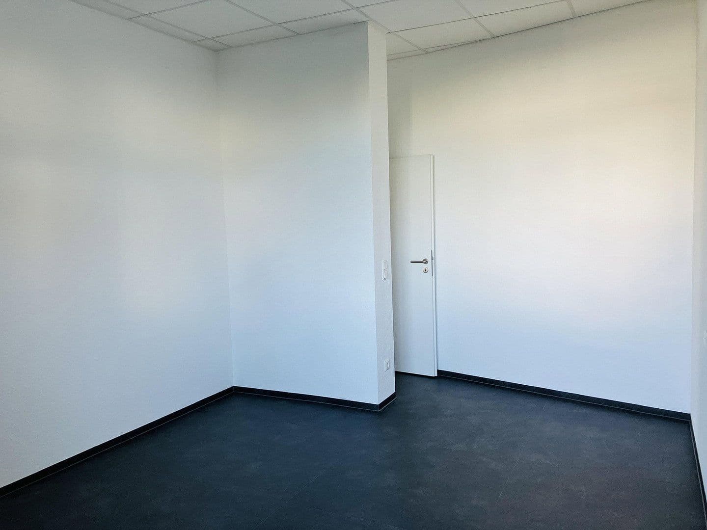 Prenájom bytu 2-izbový 68 m², Hohenheimer Str. 11, Leinfelden-Echterdingen, Bádensko-Wurttembersko Prenájom bytu 2-izbový 68 m², Hohenheimer Str. 11, Leinfelden-Echterdingen, Bádensko-Wurttembersko