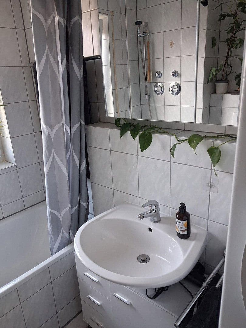 Prenájom bytu 2-izbový 60 m², Ummendorf, Bádensko-Wurttembersko Prenájom bytu 2-izbový 60 m², Ummendorf, Bádensko-Wurttembersko