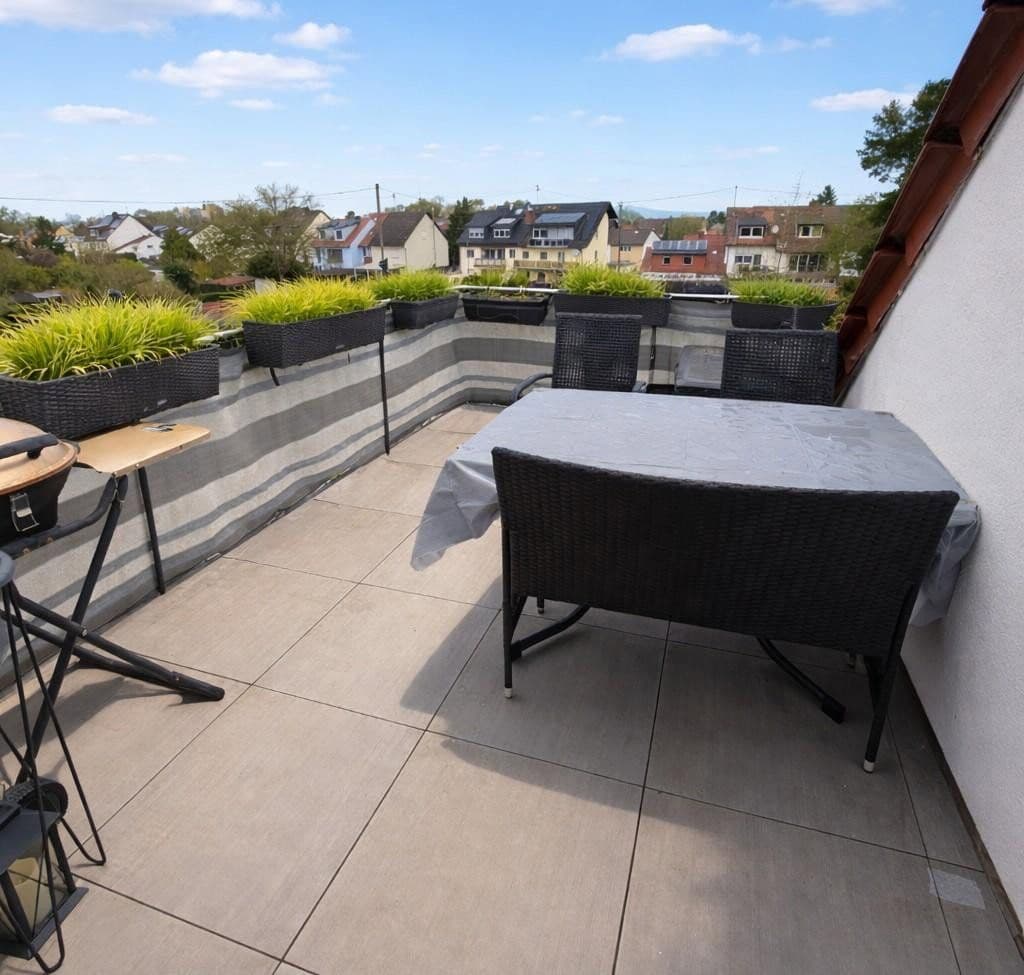 Prenájom bytu 2-izbový 65 m², Frankfurt am Main, Hesensko Prenájom bytu 2-izbový 65 m², Frankfurt am Main, Hesensko