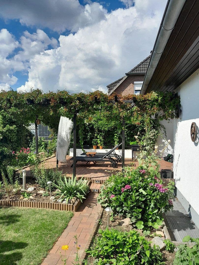 Predaj domu 113 m², pozemek 708 m², Wilhelm-Busch-Straße 22, Neumünster, Šlezvicko-Holštajnsko Predaj domu 113 m², pozemek 708 m², Wilhelm-Busch-Straße 22, Neumünster, Šlezvicko-Holštajnsko