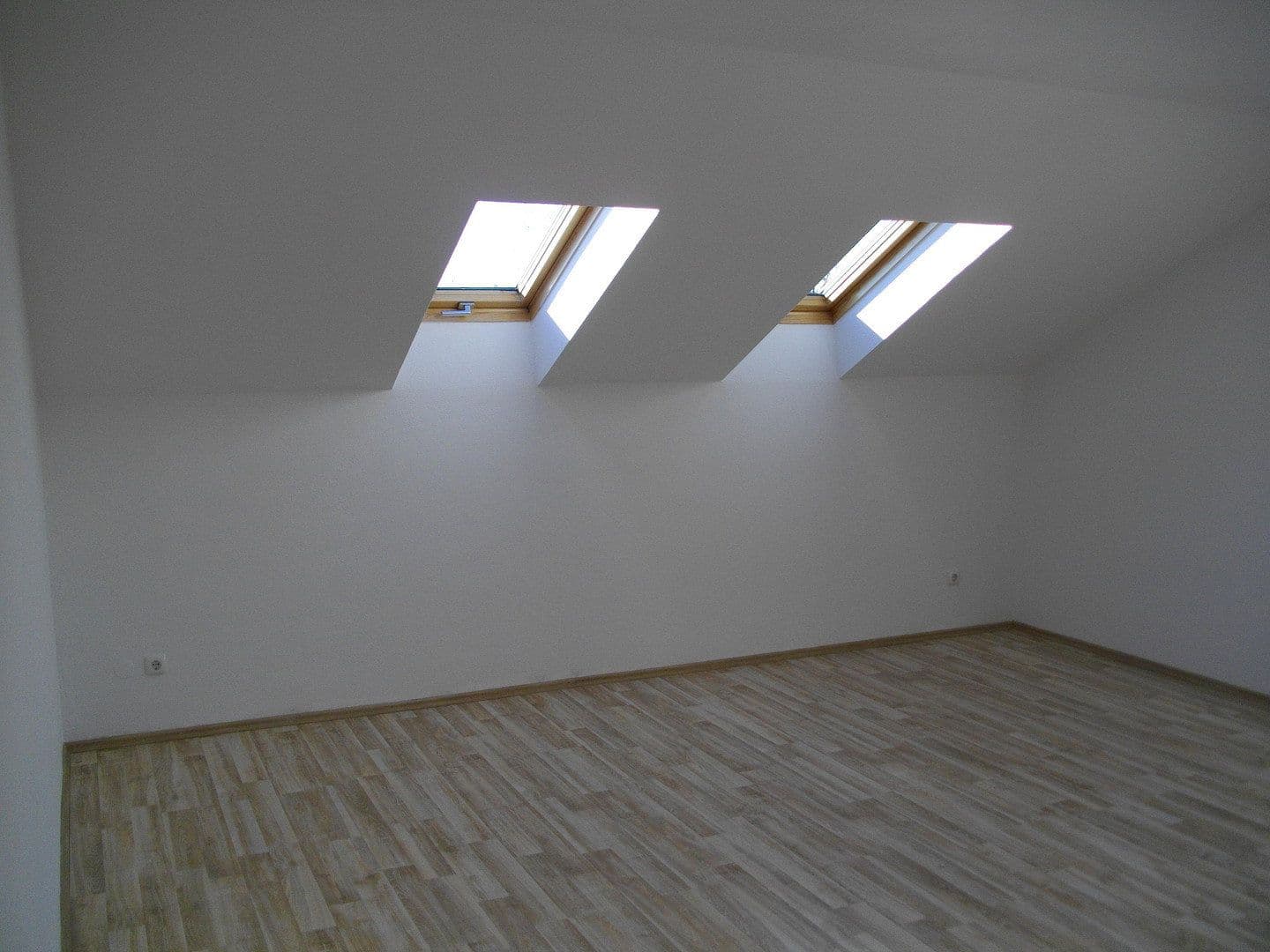 Prenájom bytu 3-izbový 80 m², Königsdorf, Bavorsko Prenájom bytu 3-izbový 80 m², Königsdorf, Bavorsko