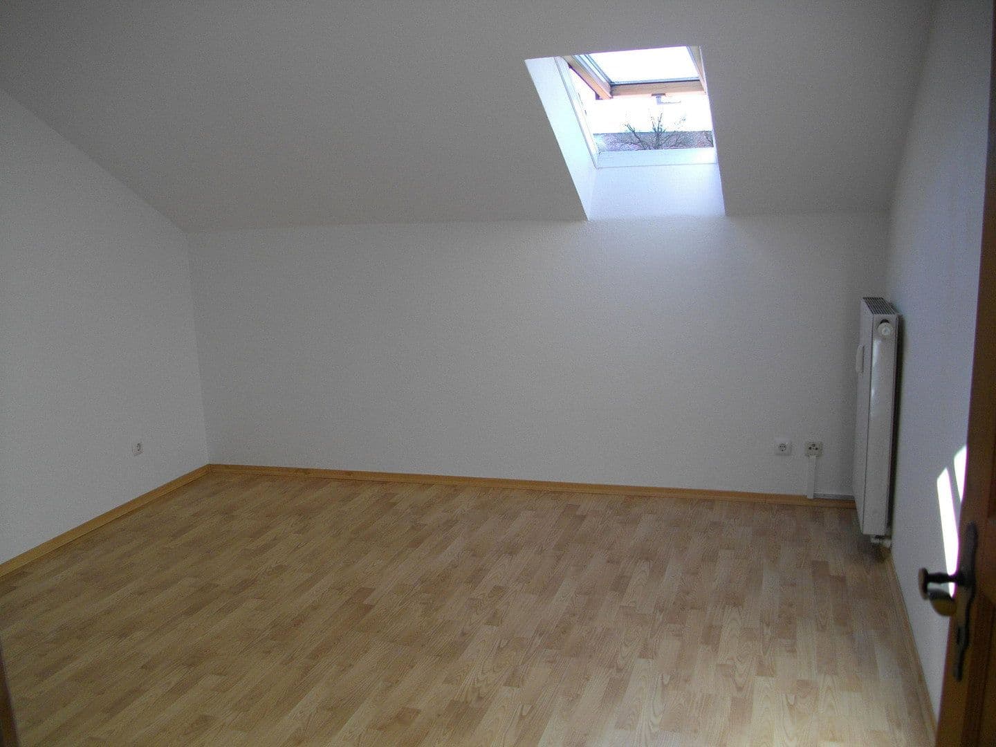 Prenájom bytu 3-izbový 80 m², Königsdorf, Bavorsko Prenájom bytu 3-izbový 80 m², Königsdorf, Bavorsko