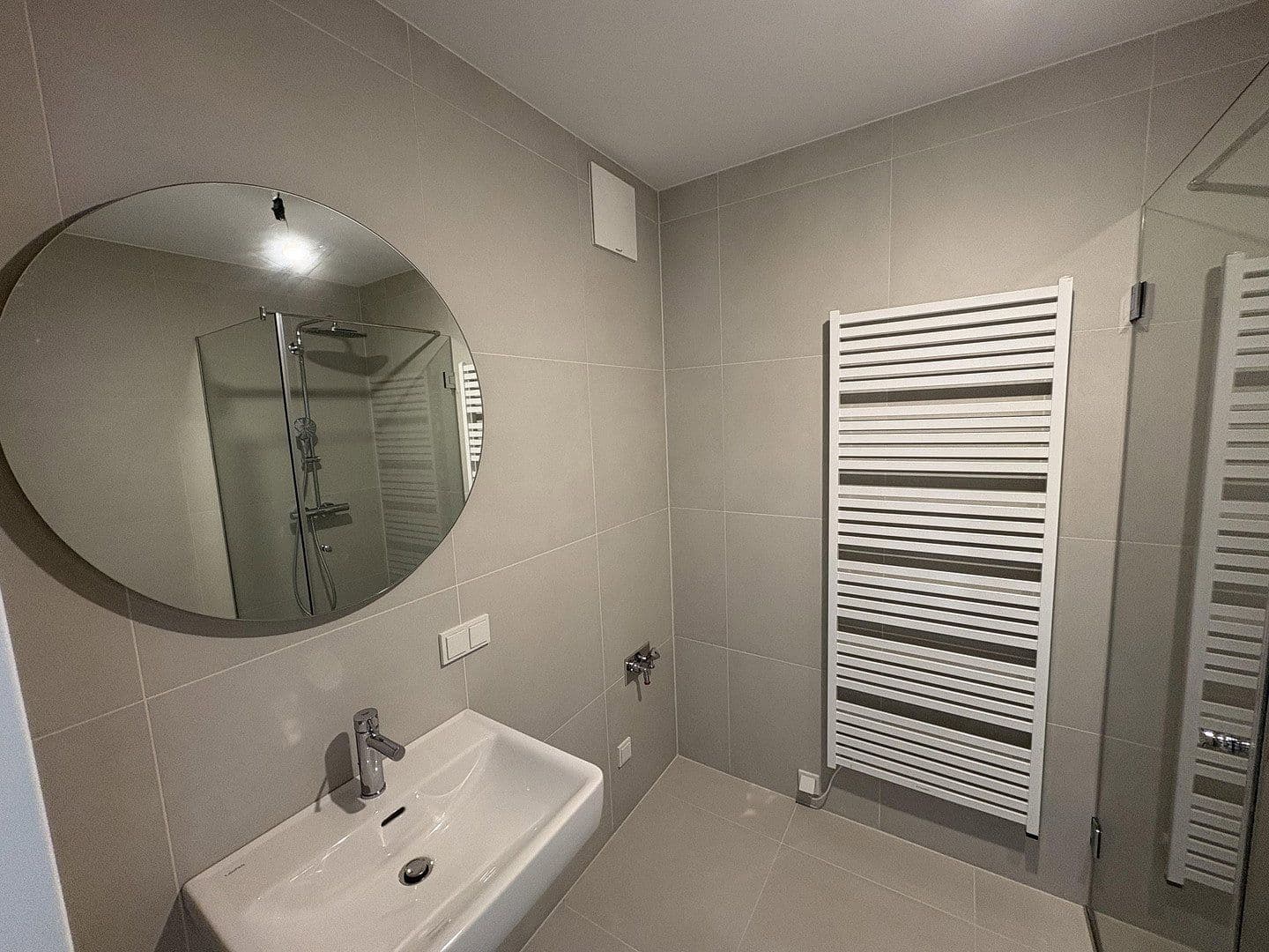 Prenájom bytu 3-izbový 65 m², Schimmelgasse, Wien, Viedeň Prenájom bytu 3-izbový 65 m², Schimmelgasse, Wien, Viedeň