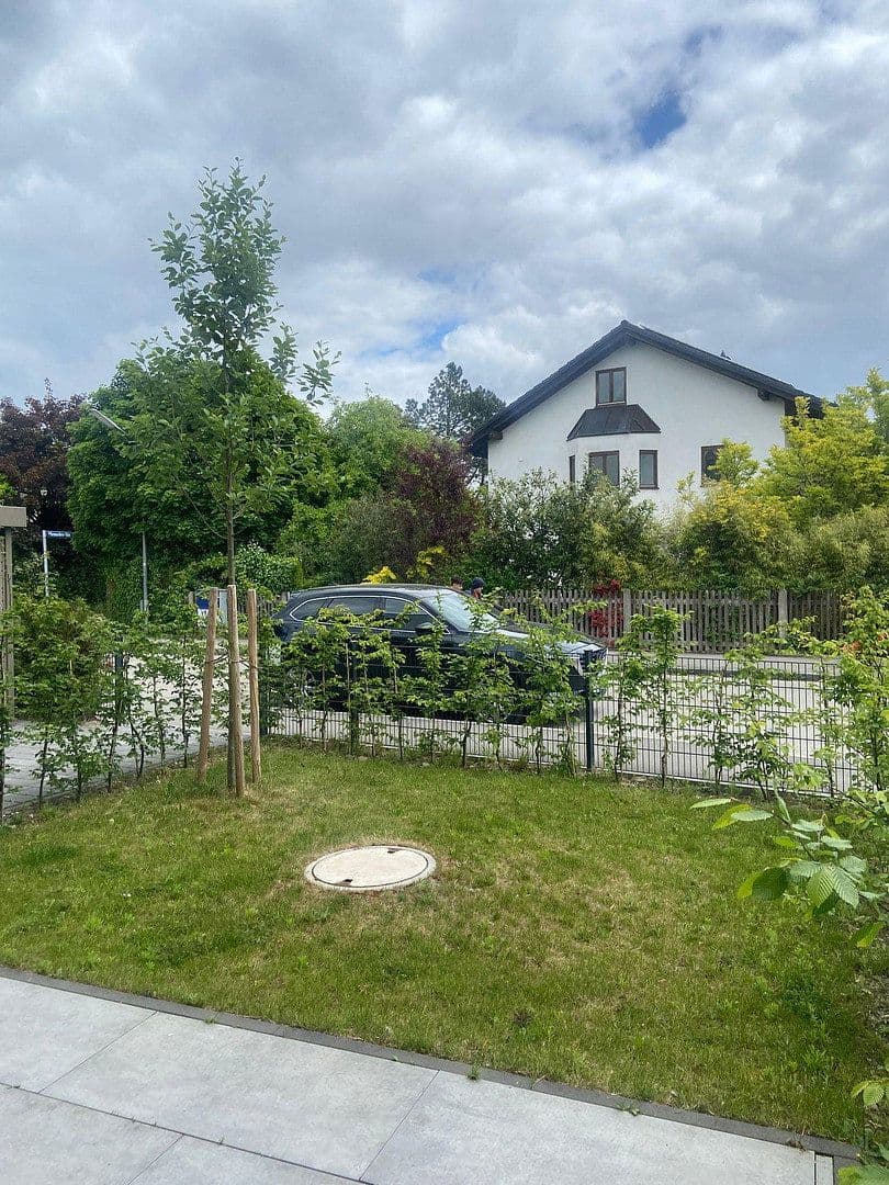 Prenájom bytu 2-izbový 65 m², Marienburgerstr 53a, München, Bavorsko Prenájom bytu 2-izbový 65 m², Marienburgerstr 53a, München, Bavorsko