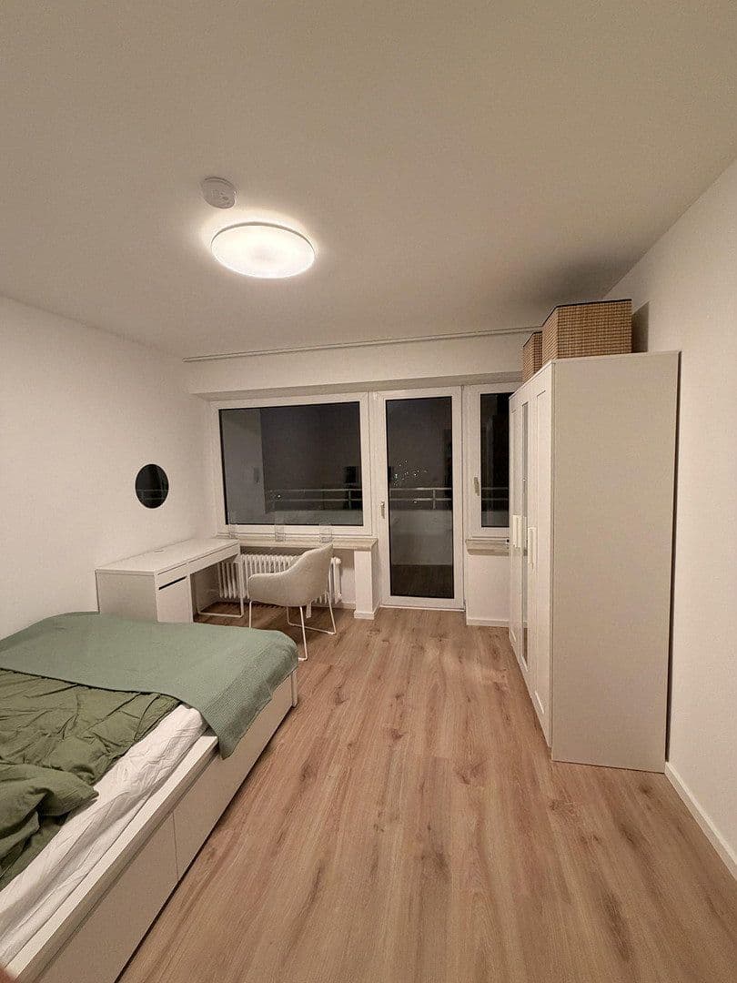 Prenájom bytu 4-izbový 75 m², München, Bavorsko Prenájom bytu 4-izbový 75 m², München, Bavorsko