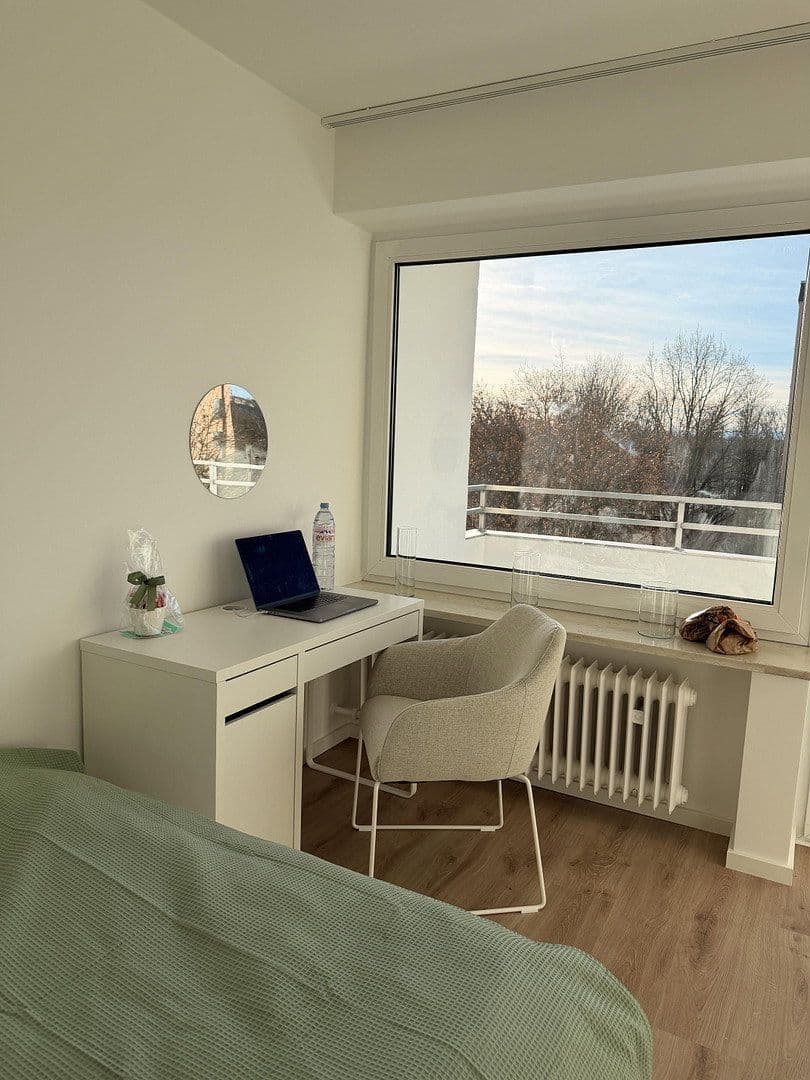 Prenájom bytu 4-izbový 75 m², München, Bavorsko Prenájom bytu 4-izbový 75 m², München, Bavorsko