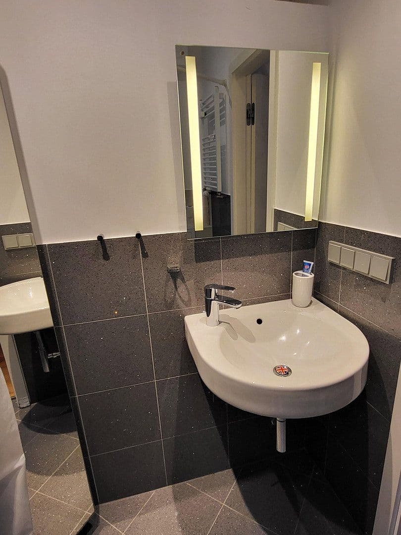 Prenájom bytu 3-izbový 86 m², Gärtnerweg 7, Frankfurt, Hesensko Prenájom bytu 3-izbový 86 m², Gärtnerweg 7, Frankfurt, Hesensko